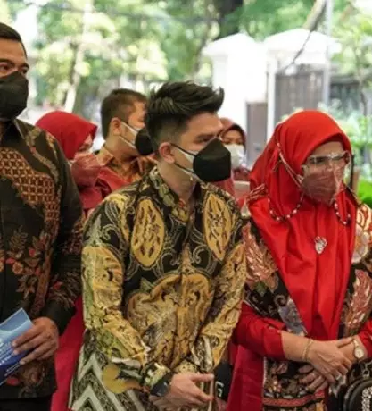 Momen lamaran Ifan Govinda dan Clarine Dieta © Instagram/@muhammadirfan