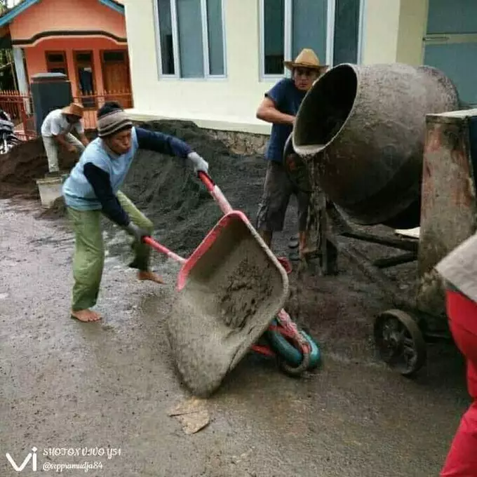 momen apes kuli bangunan © 2021 instagram.com