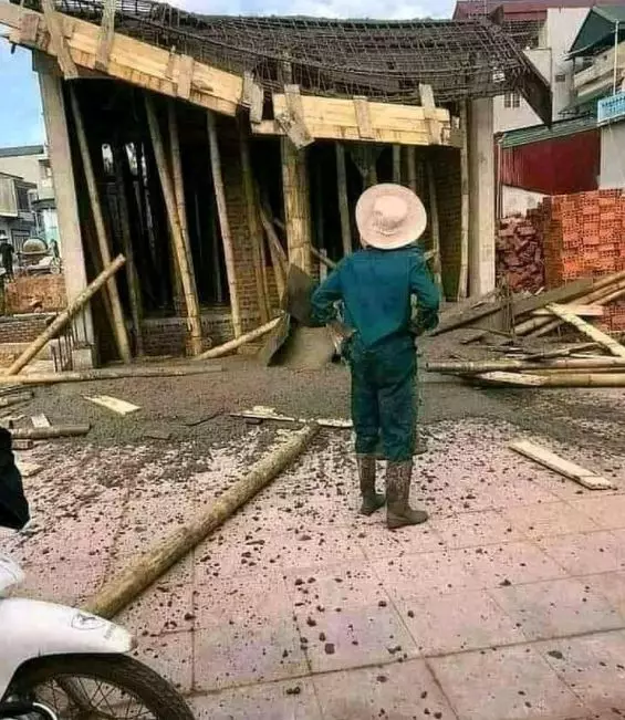 momen apes kuli bangunan © 2021 instagram.com