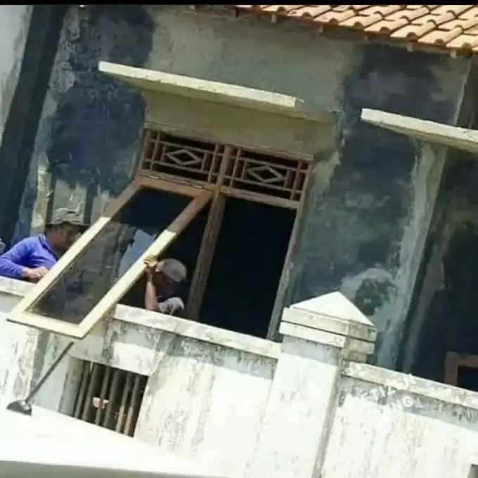 momen apes kuli bangunan © 2021 instagram.com