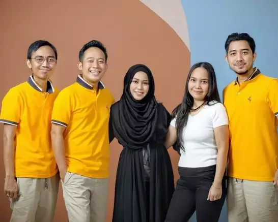 Potret Dede Fajar Kurniawan adik Denny Cagur © berbagai sumber