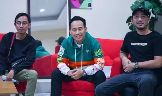 Potret Dede Fajar Kurniawan adik Denny Cagur © berbagai sumber