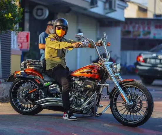 Potret Dede Fajar Kurniawan adik Denny Cagur © berbagai sumber