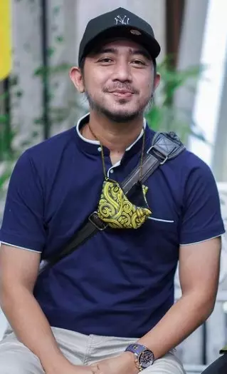 Potret Dede Fajar Kurniawan adik Denny Cagur © berbagai sumber