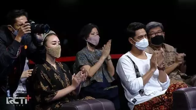 gaya pemain Ikatan Cinta hadiri acara penghargaan © 2021 brilio.net gaya pemain Ikatan Cinta hadiri acara penghargaan © 2021 brilio.net