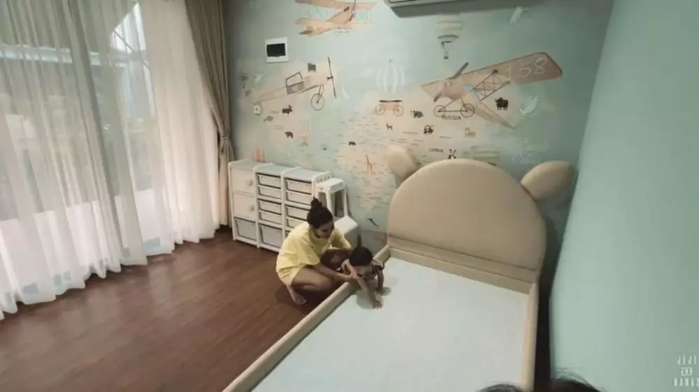 Potret kamar tidur anak pesinetron dari berbagai sumber Potret kamar tidur anak pesinetron dari berbagai sumber