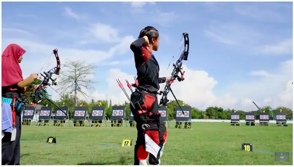 anak Nikita Mirzani ikut kejuaraan panahan © YouTube