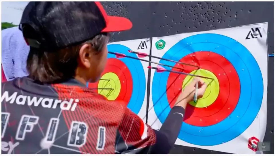 anak Nikita Mirzani ikut kejuaraan panahan © YouTube