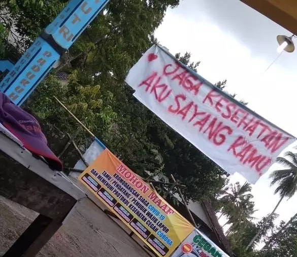 spanduk bahaya Covid 19 © berbagai sumber spanduk bahaya Covid 19 © berbagai sumber