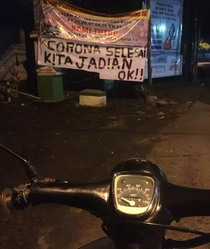 spanduk bahaya Covid 19 © berbagai sumber spanduk bahaya Covid 19 © berbagai sumber