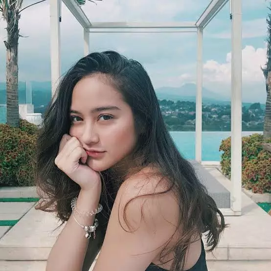 seleb anggota girlband © 2021 brilio.net seleb anggota girlband © 2021 brilio.net