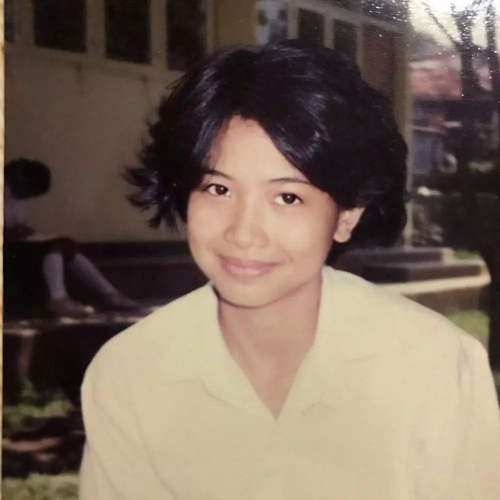 potret lawas feni rose saat sekolah © Instagram