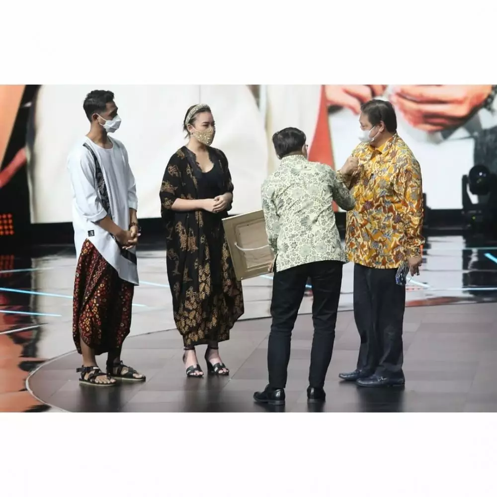 10 Momen Amanda dan Arya di acara penghargaan © Instagram 10 Momen Amanda dan Arya di acara penghargaan © Instagram