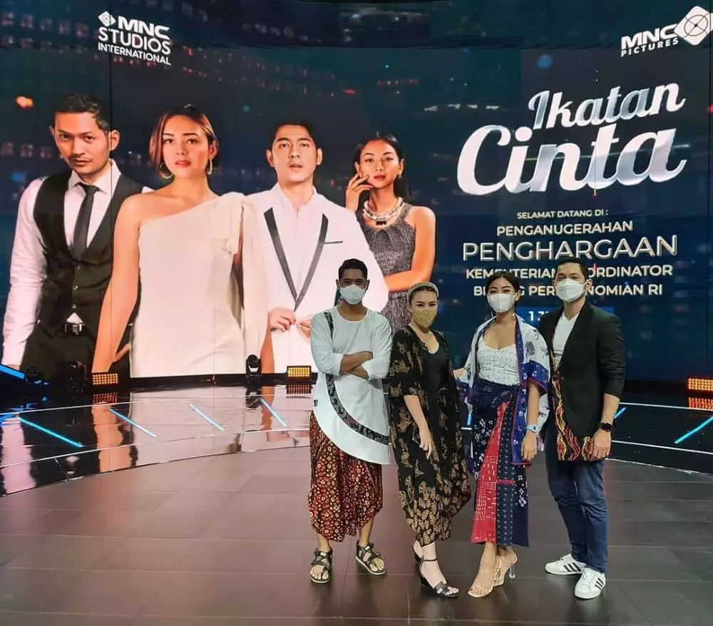 10 Momen Amanda dan Arya di acara penghargaan © Instagram 10 Momen Amanda dan Arya di acara penghargaan © Instagram