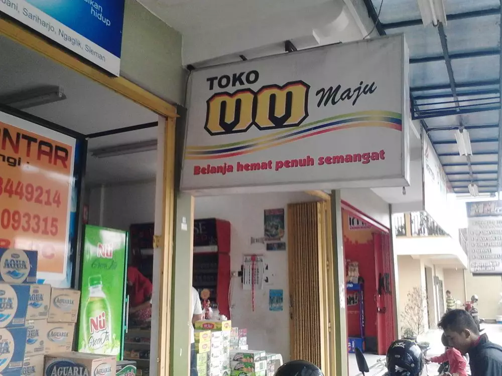 Nama lucu toko kelontong © berbagai sumber