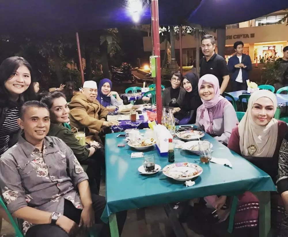 momen kompak pemeran tukang bubur naik haji © instagram momen kompak pemeran tukang bubur naik haji © instagram