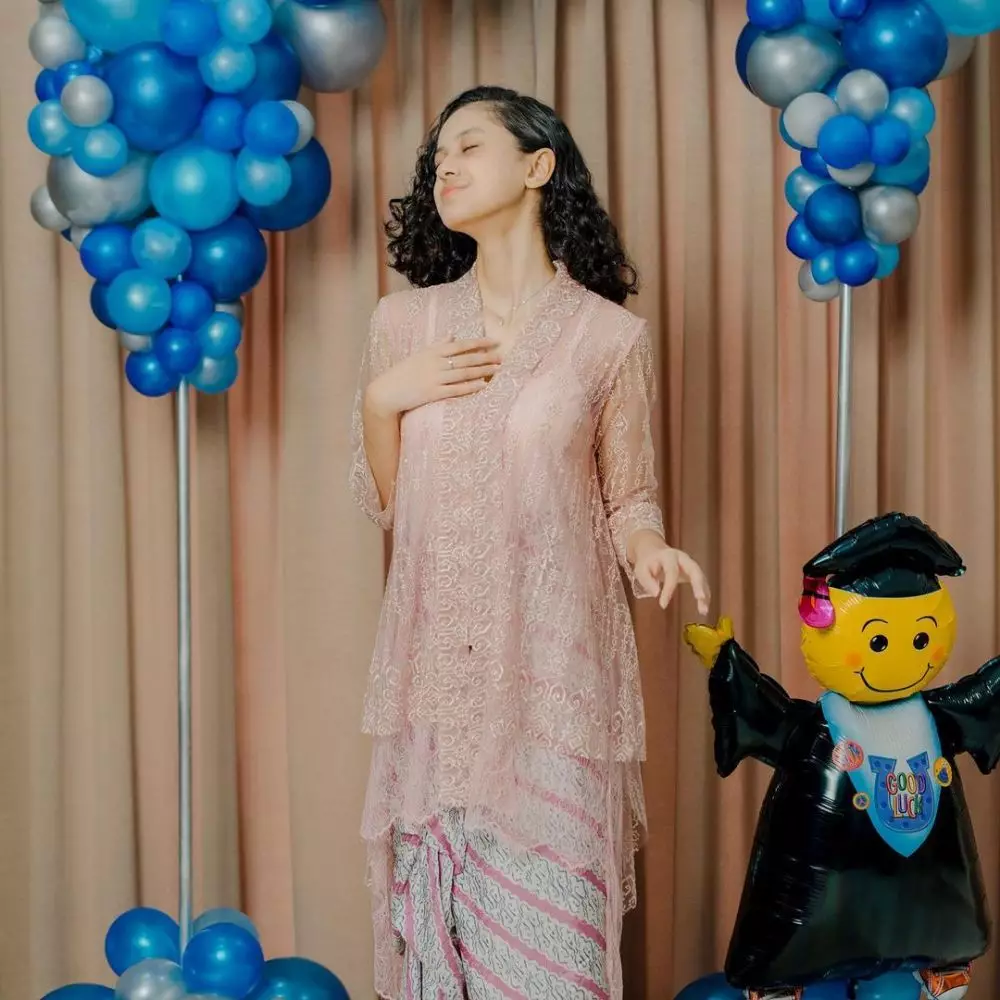 Momen wisuda anak Ramzi © Instagram