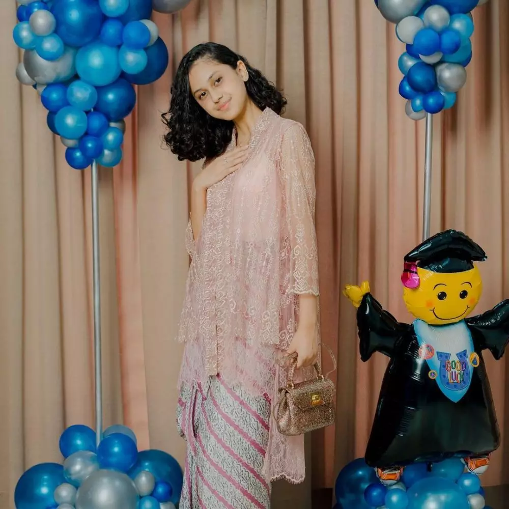 Momen wisuda anak Ramzi © Instagram