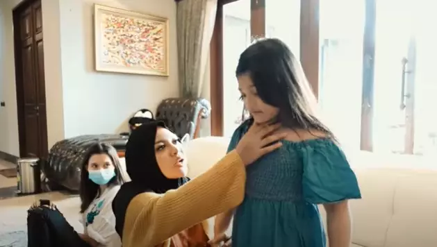 Arsy Hermansyah rekaman lagu © 2021 brilio.net