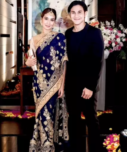 aktris Tanah Air pakai baju India © 2021 brilio.net