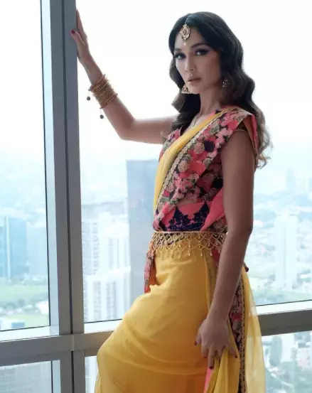 aktris Tanah Air pakai baju India © 2021 brilio.net