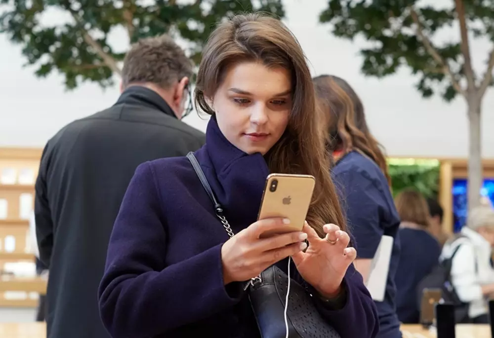 6 Tips beli iPhone © 2021 brilio.net