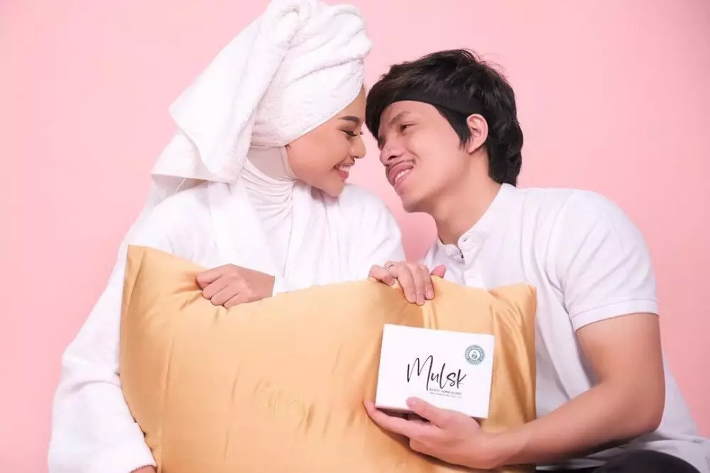 Sarung Bantal Gigi dan Aurel © 2021 brilio.net