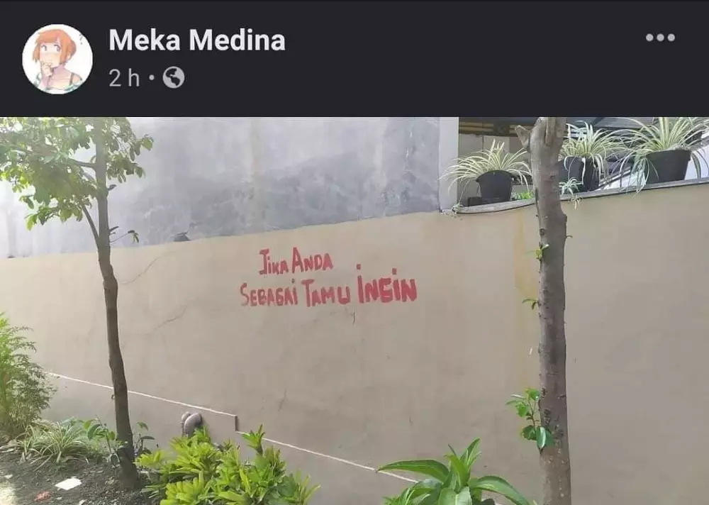 papan peringatan salah desain lucu © 2021 instagram.com