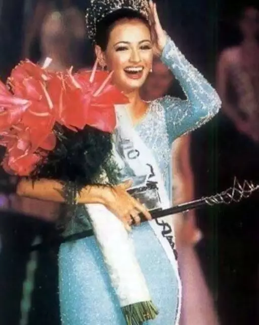 potret lawas seleb Bollywood ikuti kontes kecantikan © 2021 brilio.net potret lawas seleb Bollywood ikuti kontes kecantikan © 2021 brilio.net