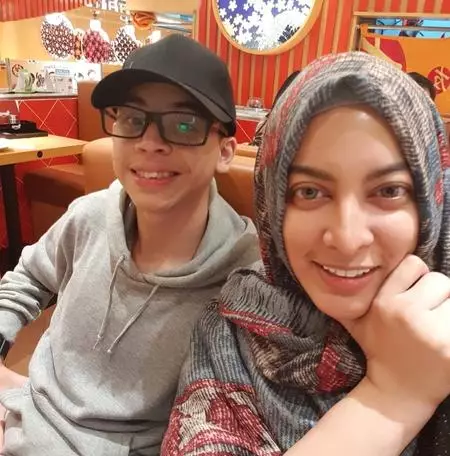 Potret kebersamaan Jane Shalimar dan putranya © Instagram/@janeshalimar_1