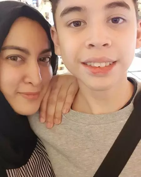 Potret kebersamaan Jane Shalimar dan putranya © Instagram/@janeshalimar_1