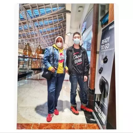 Potret kebersamaan Jane Shalimar dan putranya © Instagram/@janeshalimar_1