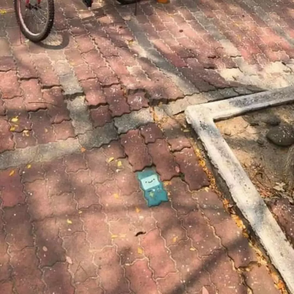 pola trotoar nyeleneh © 2021 1cak.com