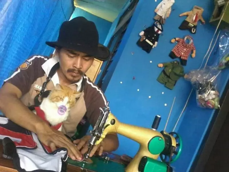 bapak bapak terlalu sayang hewan © 2021 berbagai sumber bapak bapak terlalu sayang hewan © 2021 berbagai sumber