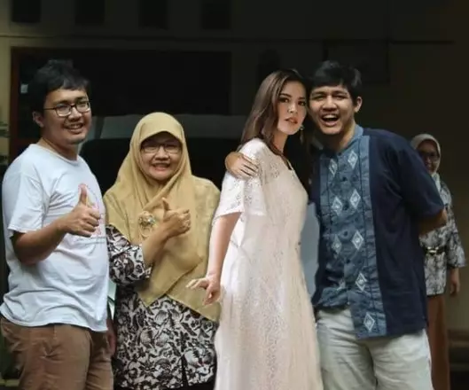 Editan foto pria hangout bareng Raisa © berbagai sumber
