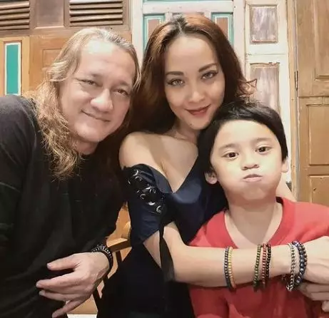 Potret lawas kebersamaan Beben © Instagram/@idola_innakamarie