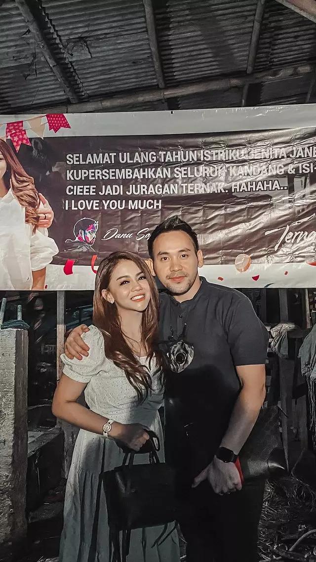 seleb dapat hadiah unik dari pasangan © instagram seleb dapat hadiah unik dari pasangan © instagram