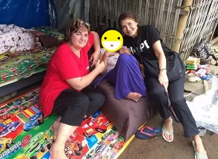 Potret Tamara Bleszynski lakukan aksi sosial © Instagram/@tamarableszynskiofficial Potret Tamara Bleszynski lakukan aksi sosial © Instagram/@tamarableszynskiofficial