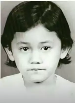 Potret kenangan Nike Ardilla saat masih kecil Berbagai sumber