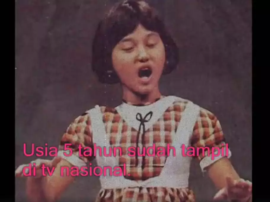 Potret kenangan Nike Ardilla saat masih kecil Berbagai sumber