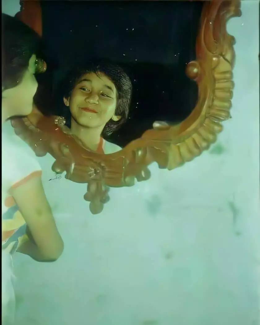 Potret kenangan Nike Ardilla saat masih kecil Berbagai sumber