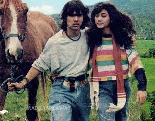 Potret nostalgia Nike Ardilla di berbagai film yang dibintangi Berbagai sumber Potret nostalgia Nike Ardilla di berbagai film yang dibintangi Berbagai sumber