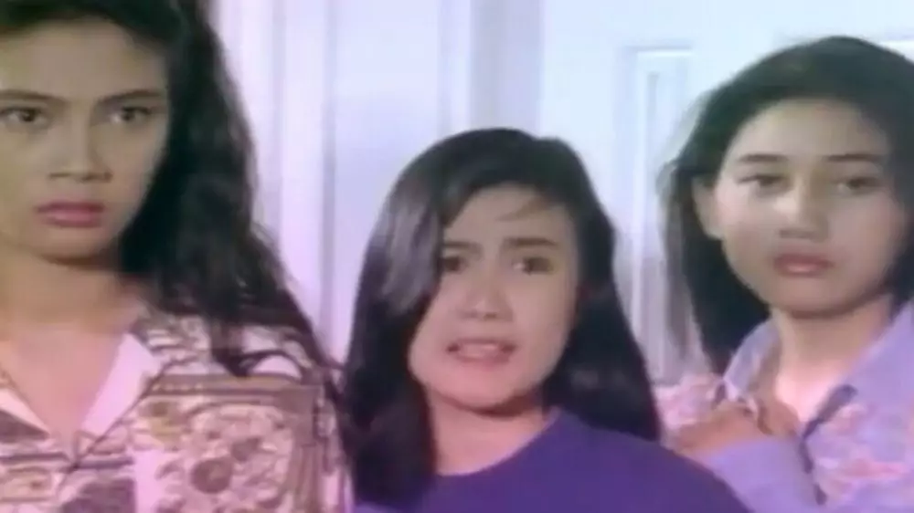 Potret nostalgia Nike Ardilla di berbagai film yang dibintangi Berbagai sumber Potret nostalgia Nike Ardilla di berbagai film yang dibintangi Berbagai sumber