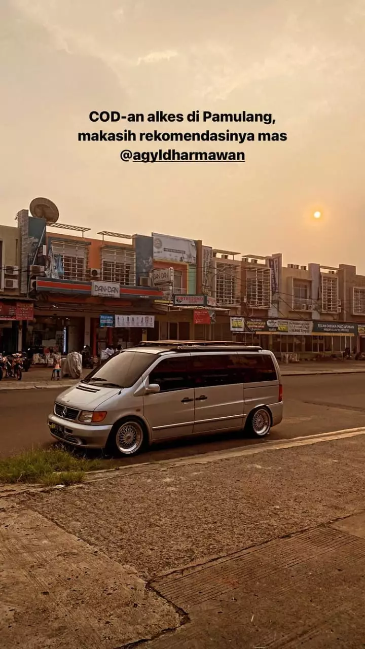 ananda omesh ubah mobil jadi ambulans darurat © instagram ananda omesh ubah mobil jadi ambulans darurat © instagram