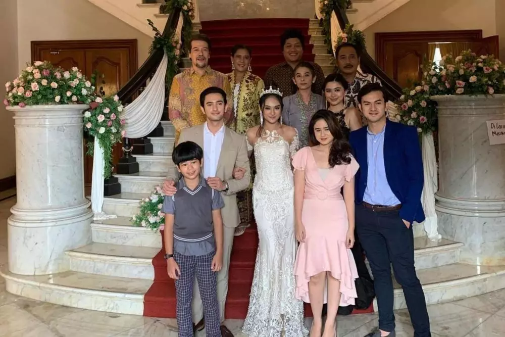 Potret pemain Cinta Fitri The Series di balik layar dari berbagai sumber Potret pemain Cinta Fitri The Series di balik layar dari berbagai sumber