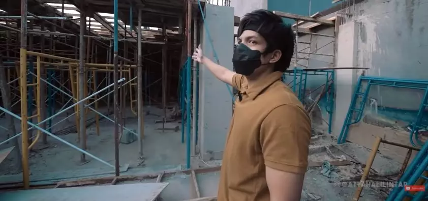 Potret pembangunan rumah baru Atta Halilintar YouTube/AH Potret pembangunan rumah baru Atta Halilintar YouTube/AH