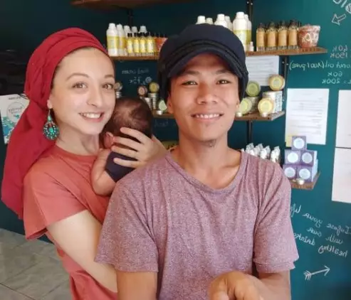 Potret terbaru pasangan bule Prancis dan pria Lombok © Instagram/@indrasasak