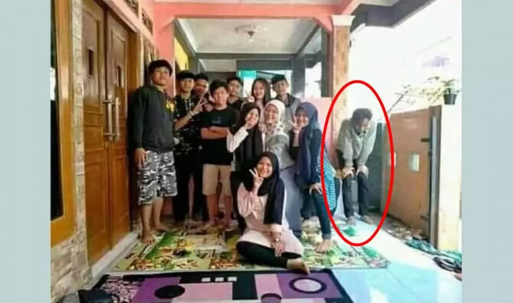 momen foto bareng lucu © 2021 instagram.com