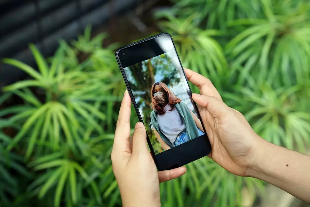 Oppo Reno6 © 2021 brilio.net Oppo Reno6 © 2021 brilio.net