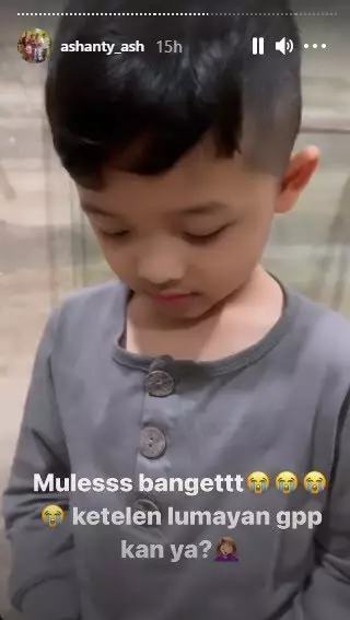 Ashanty minum disinfektan © 2021 brilio.net